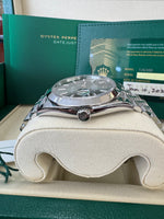 Load image into Gallery viewer, Rolex Datejust 41mm 126300 2025 Green Jubilee