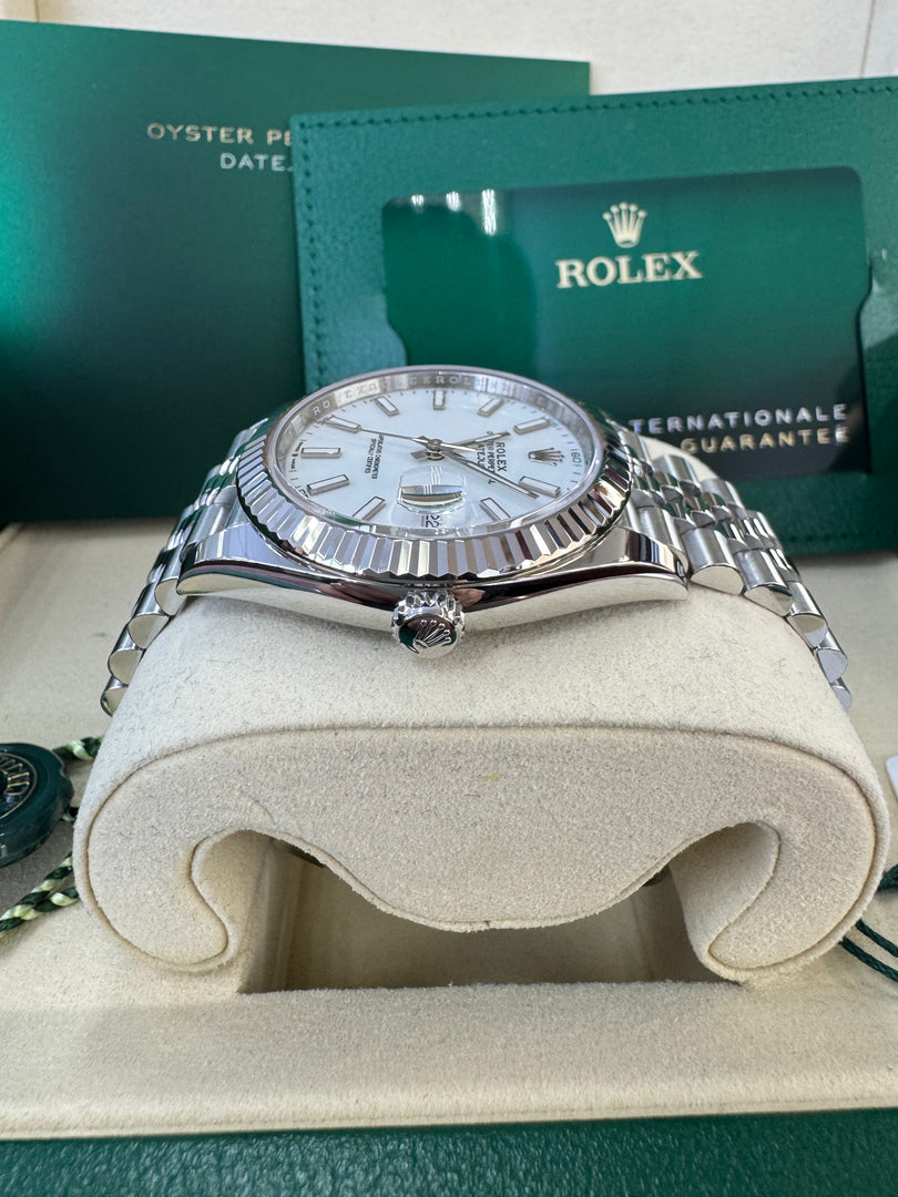 Rolex Datejust 41mm 126334 2025 White Index Dial Jubilee