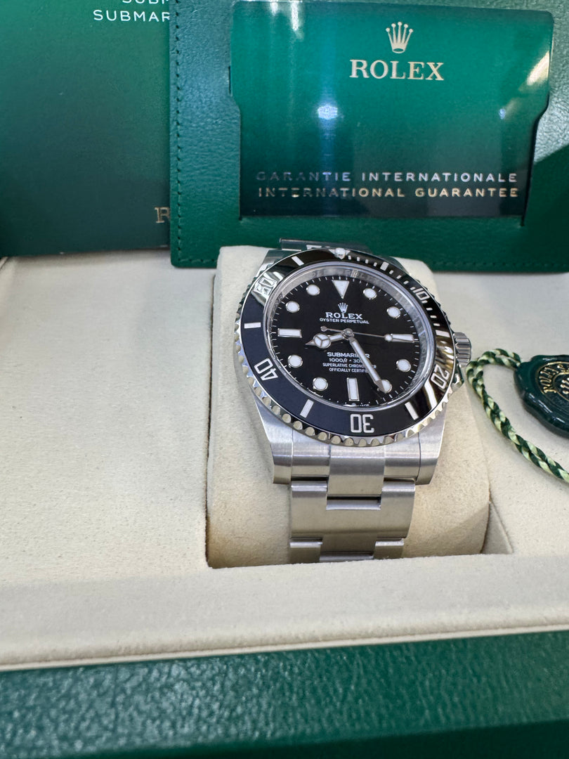 Rolex Submariner (No Date) 124060 2025