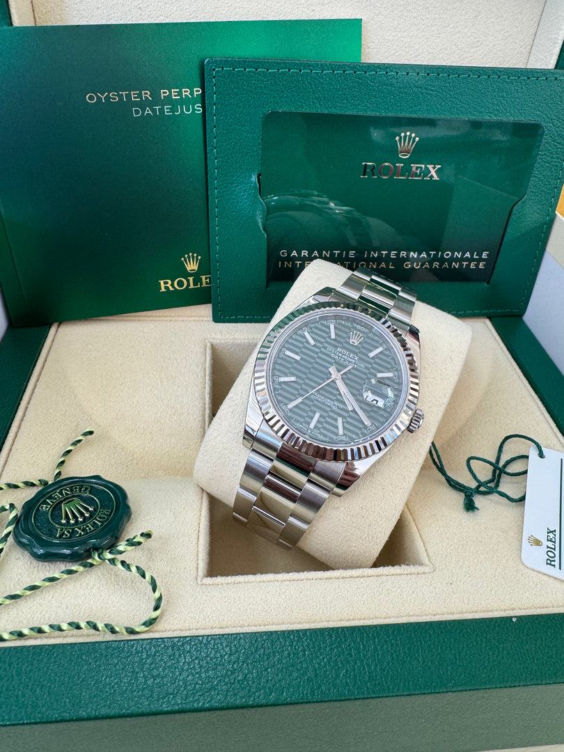 Rolex Datejust 41mm 126334 2022 Green Motif Dial Oyster