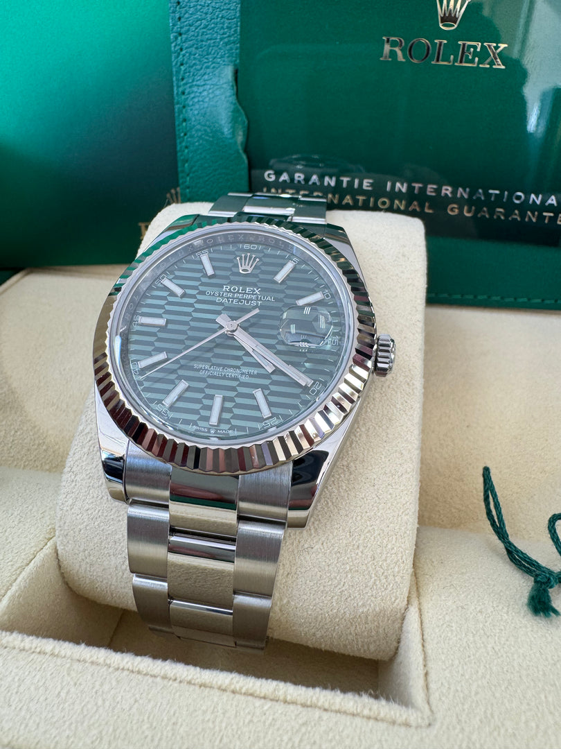 Rolex Datejust 41mm 126334 2022 Green Motif Dial Oyster