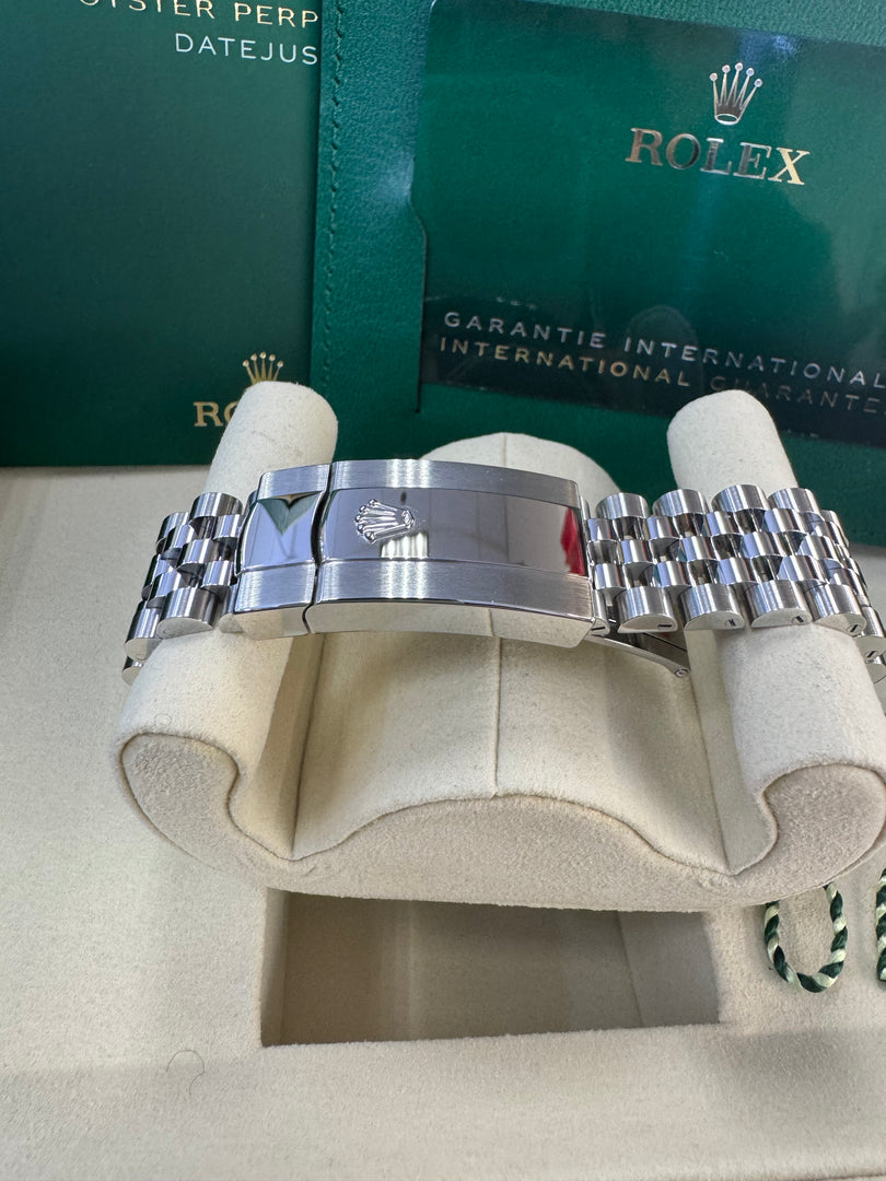 Rolex Datejust 41mm 126334 2025 Black Index Dial Jubilee