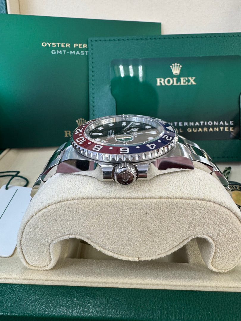 Rolex GMT-Master II "Pepsi" 2025 126710BLRO Oyster