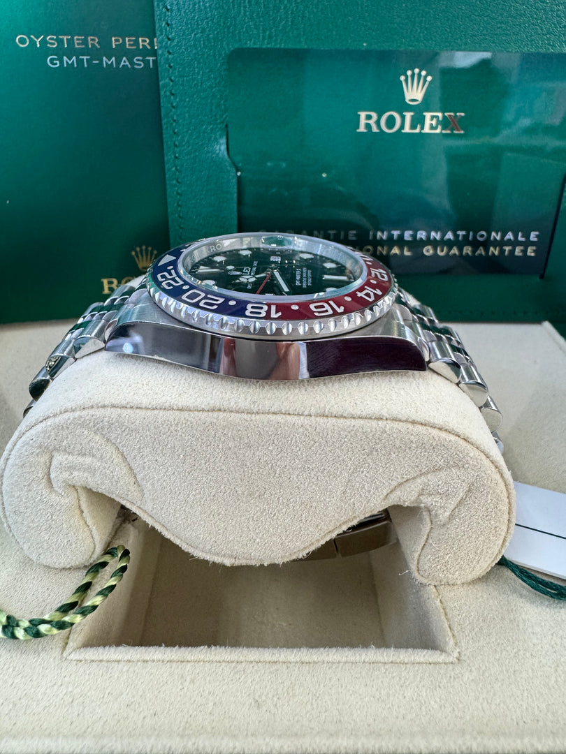 Rolex GMT-Master II "Pepsi" 2022 126710BLRO Jubilee