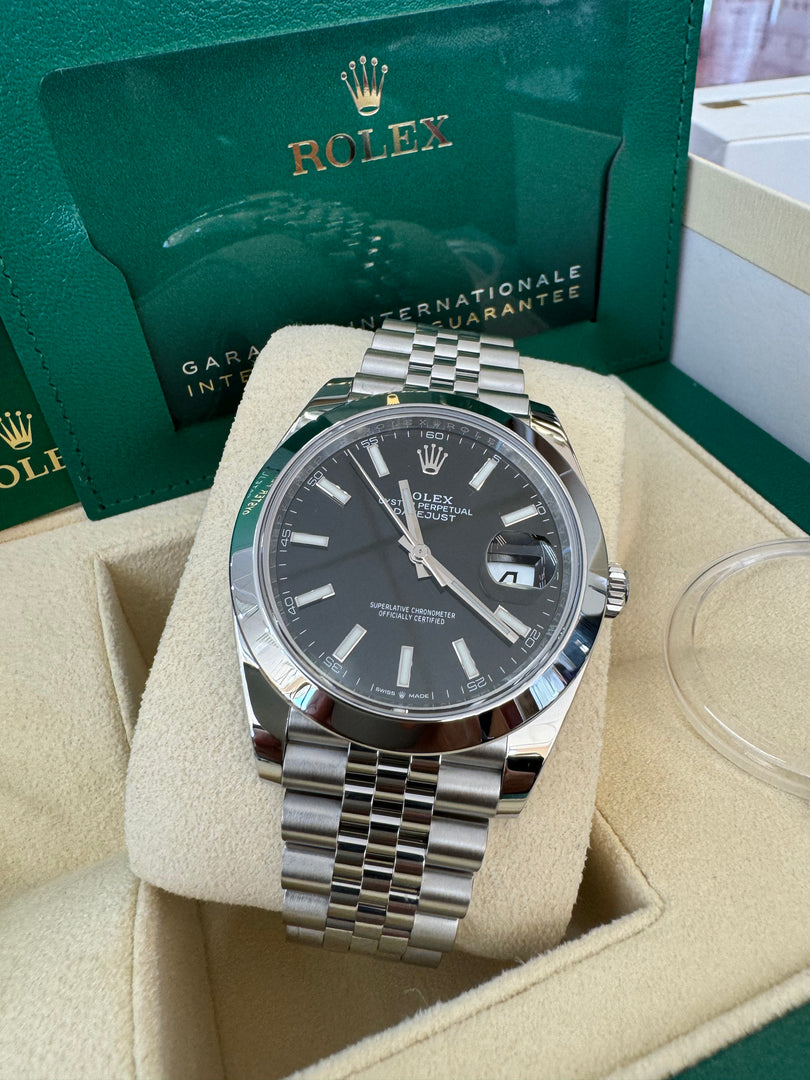 Rolex Datejust 41mm 126300 2022 Black Index Jubilee