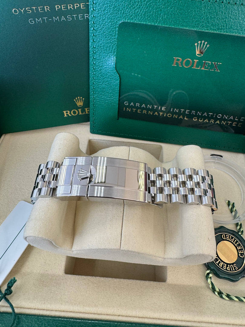 Rolex GMT-Master II "BatGirl" 2026 126710BLNR Jubilee