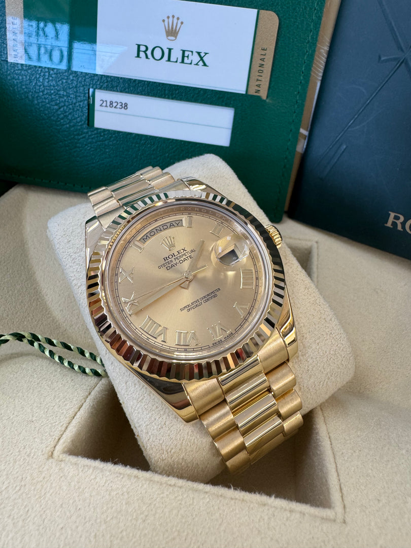 Rolex Day-Date 41mm 2015 Champagne Roman Dial 218238