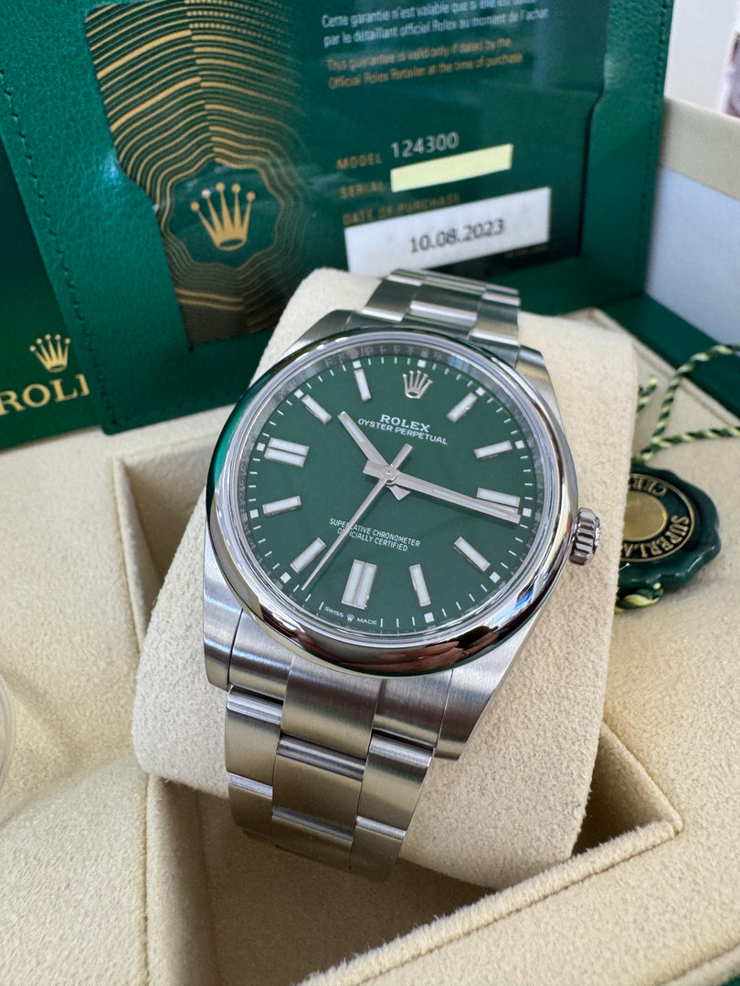 Rolex Oyster Perpetual 41mm 2023 Green Dial 124300