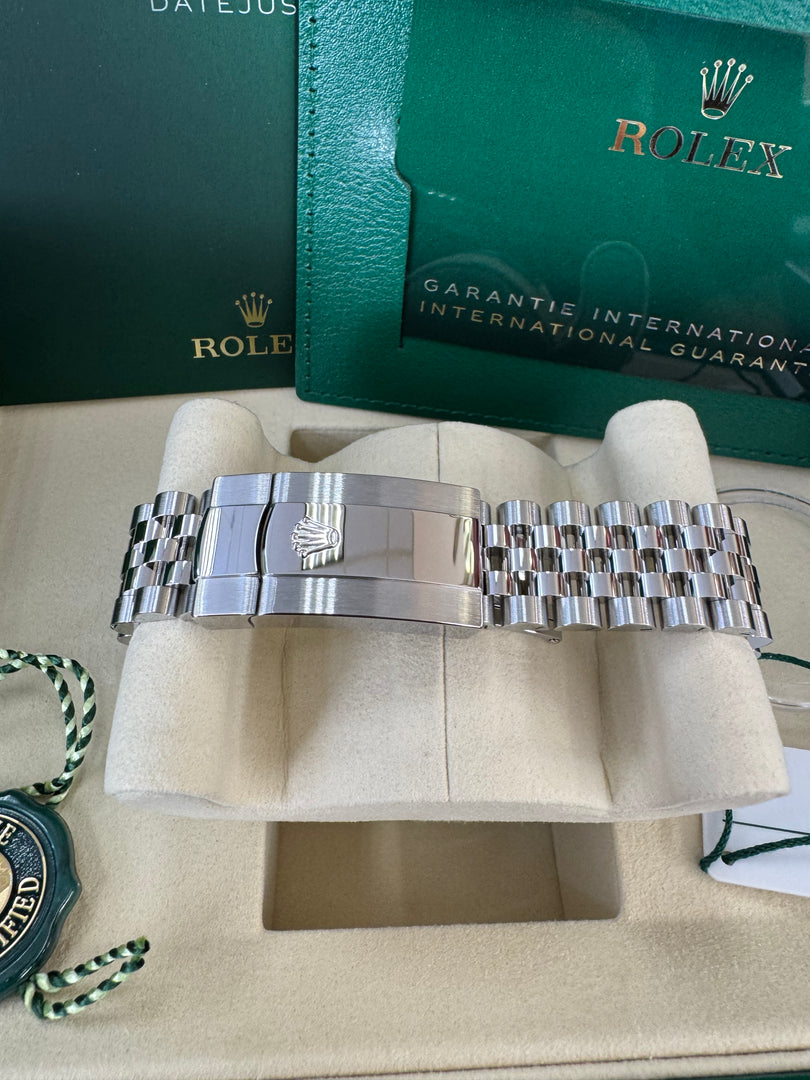 Rolex Datejust 41mm 126334 2026 Green Bright Blue Dial Jubilee