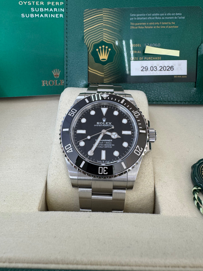 Rolex Submariner (No Date) 124060 2026