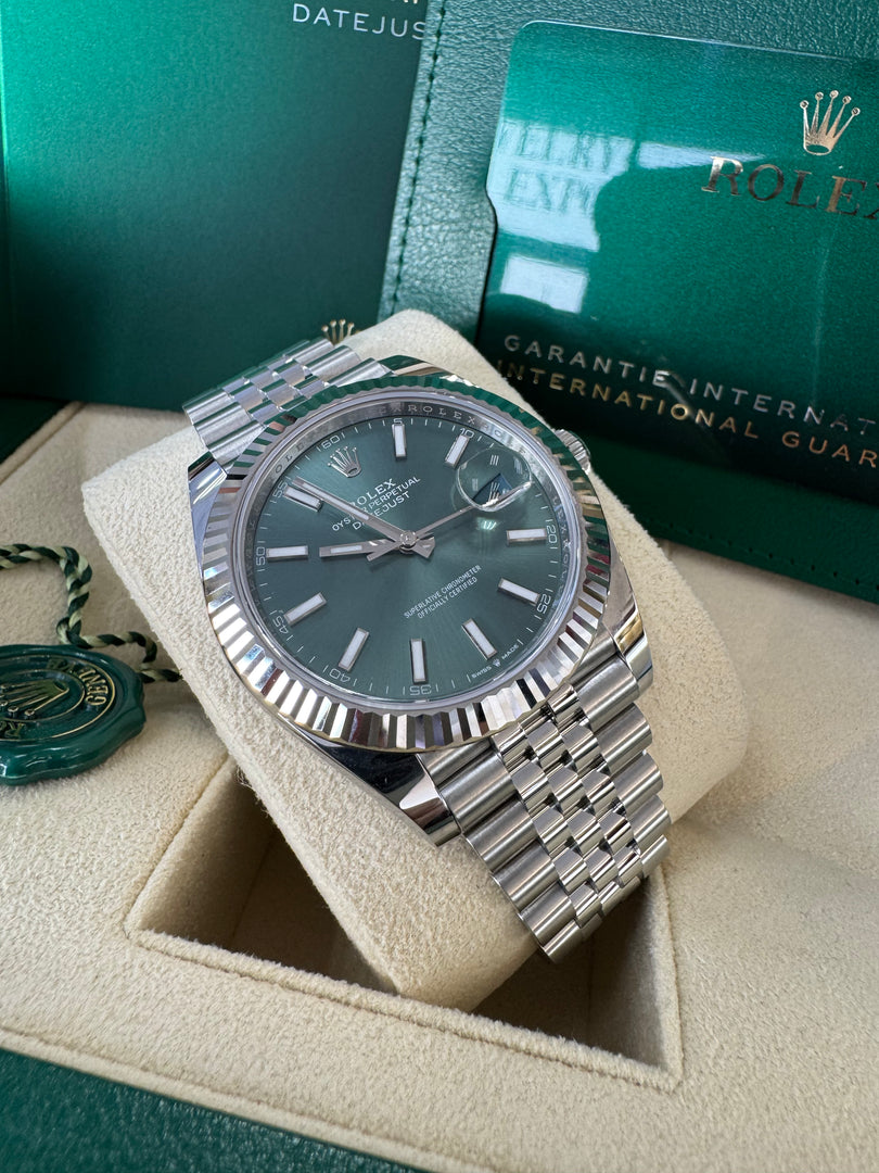 Rolex Datejust 41mm 126334 2024 Green Dial Jubilee