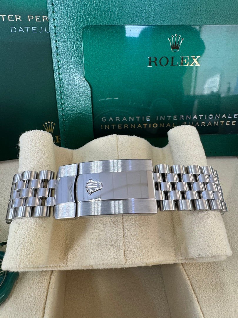 Rolex Datejust 41mm 126334 2024 Green Dial Jubilee