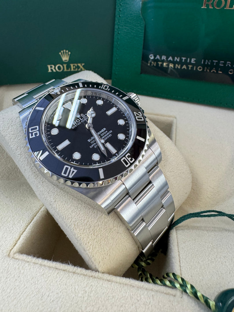 Rolex Submariner (No Date) 124060 2024