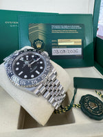 Load image into Gallery viewer, Rolex GMT-Master II "Bruce Wayne" 2026 126710GRNR Jubilee