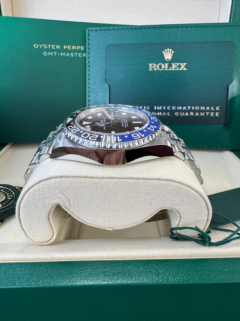 Rolex GMT-Master II "BatGirl" 2026 126710BLNR Jubilee WoodCard