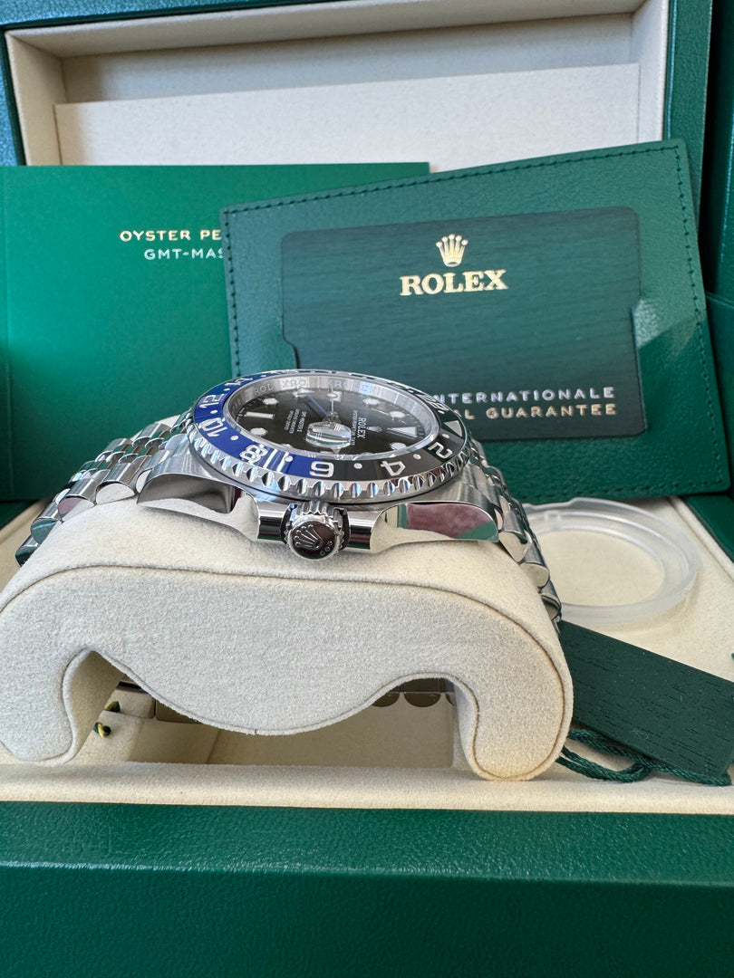 Rolex GMT-Master II "BatGirl" 2026 126710BLNR Jubilee WoodCard
