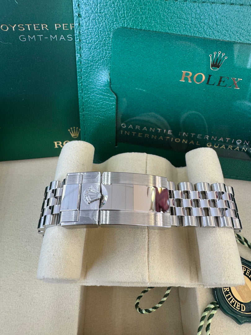 Rolex GMT-Master II "BatGirl" 2025 126710BLNR Jubilee