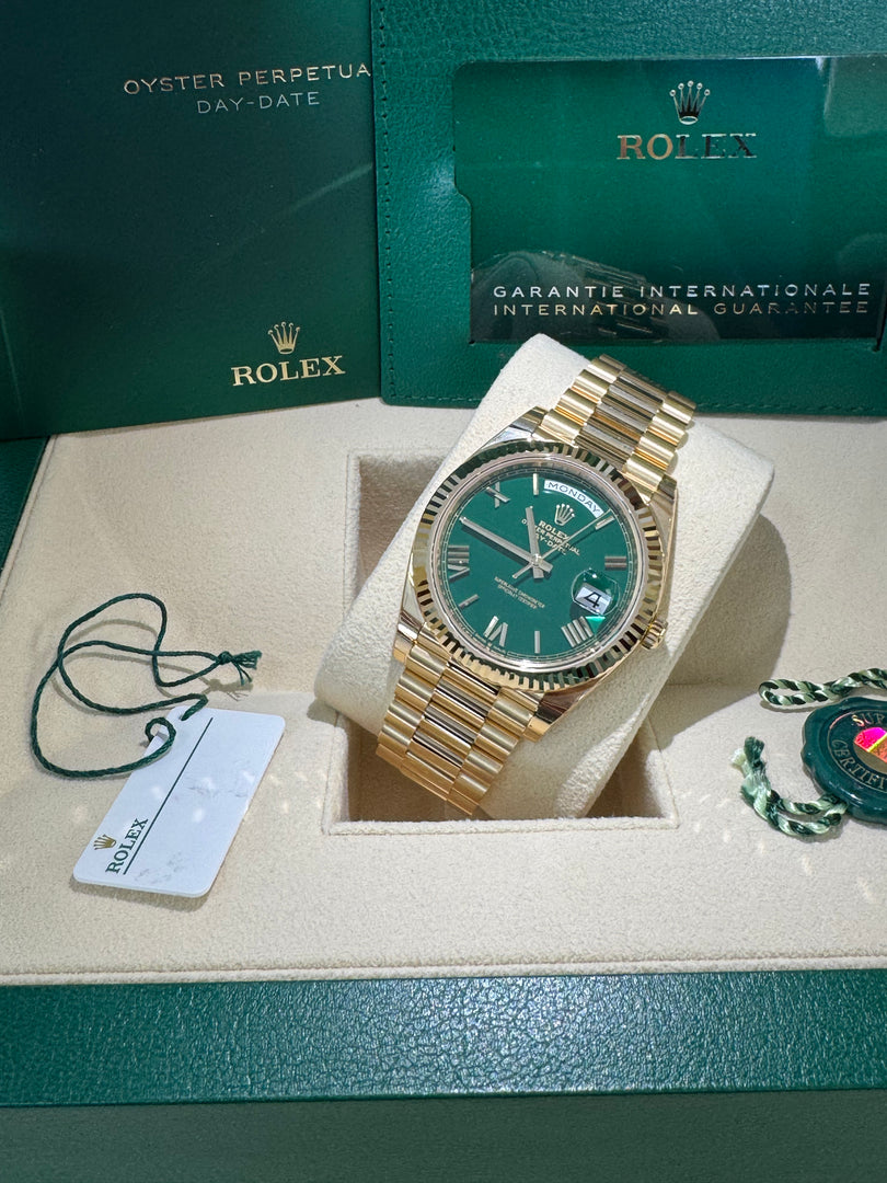 Rolex Day-Date 40 2025 Green "Money Dial" 228238