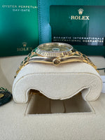 Load image into Gallery viewer, Rolex Day-Date 40 2023 Champagne Roman Dial 228238
