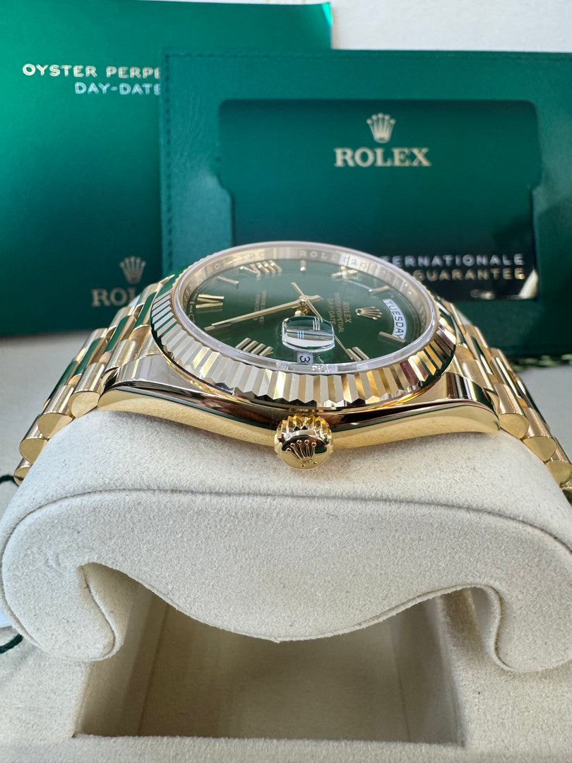 Rolex Day-Date 40 2025 Green "Money Dial" 228238