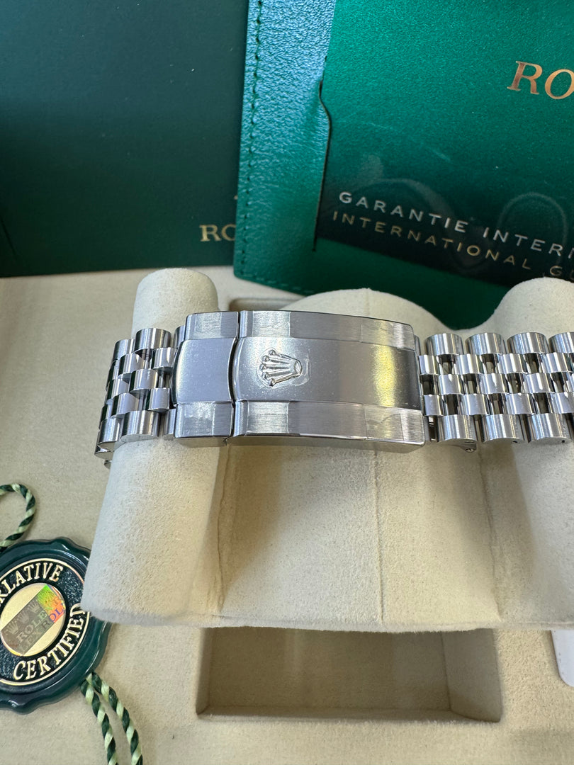 Rolex Datejust 41mm 126334 2025 Blue Index Dial Jubilee