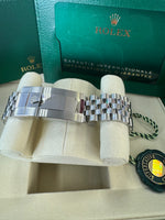 Load image into Gallery viewer, Rolex GMT-Master II &quot;Bruce Wayne&quot; 2025 126710GRNR Jubilee
