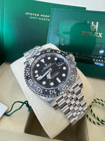 Load image into Gallery viewer, Rolex GMT-Master II &quot;Bruce Wayne&quot; 2025 126710GRNR Jubilee
