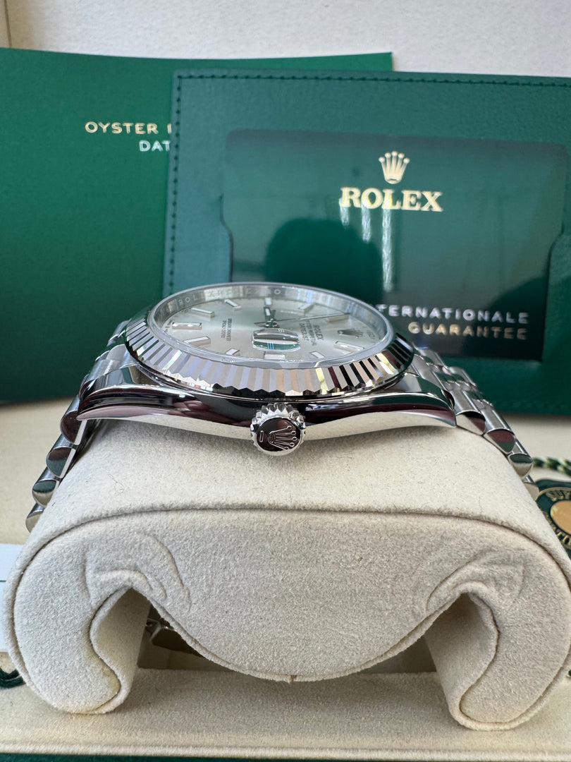 Rolex Datejust 41mm 126334 2025 Silver Index Dial Jubilee